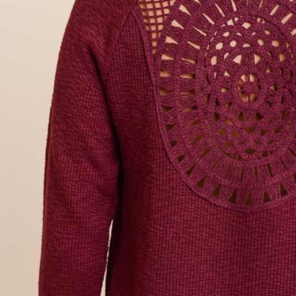 Doe & Rae Burgundy Sweater Crochet Back Ribbed NWT - Picture 4 of 7